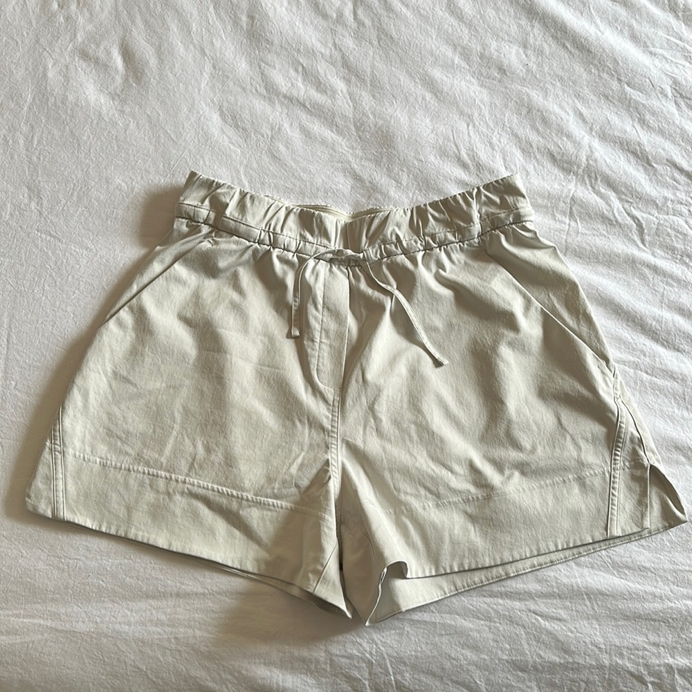 NWT Lululemon Cinchable Waist High Rise Woven Short